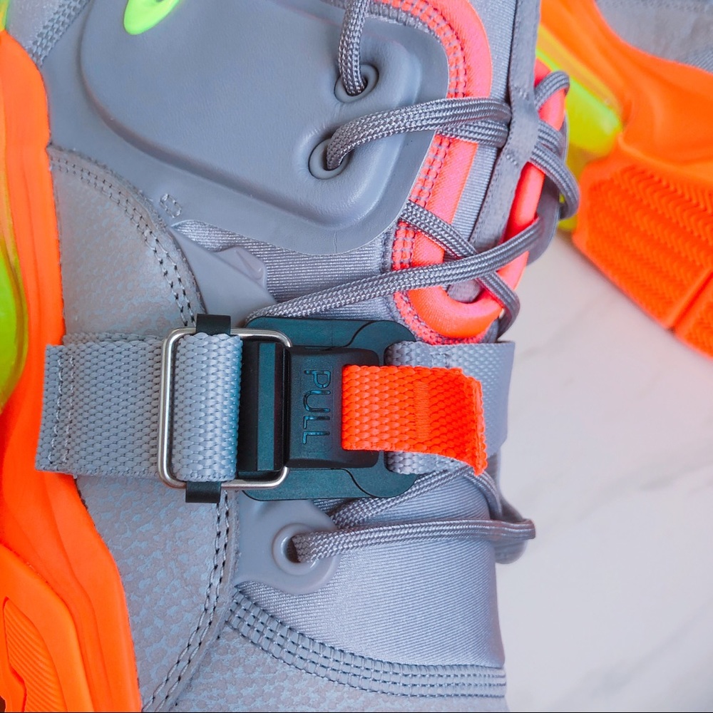 Nike Air Force 270 - Picture 2 of 8